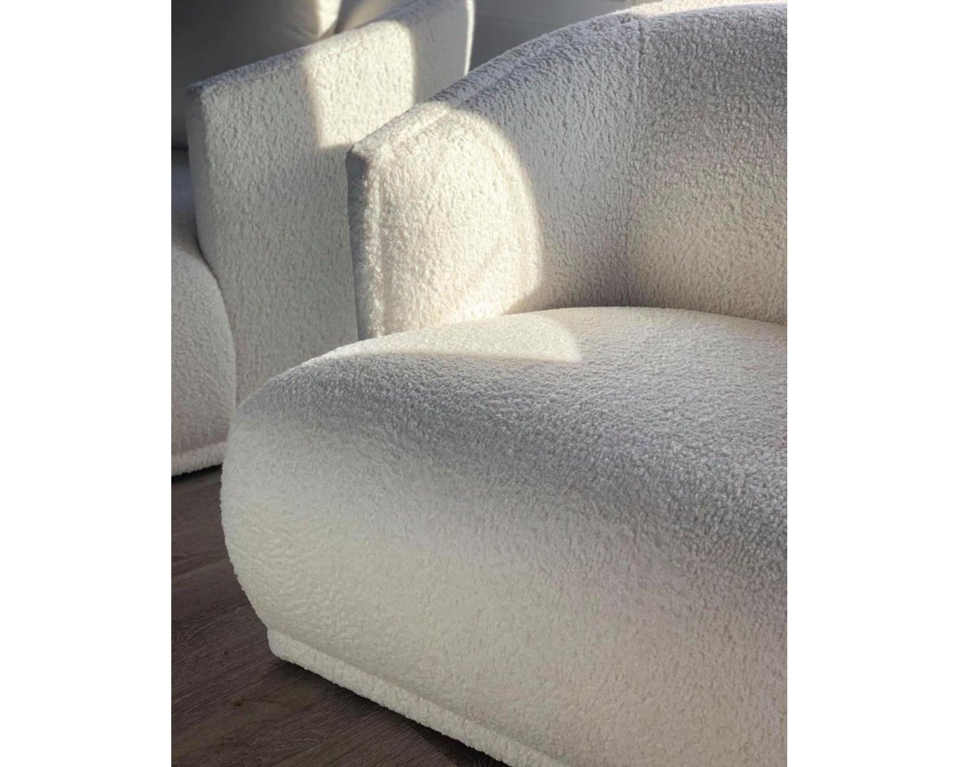 Mallo Swivel Chair - Chair