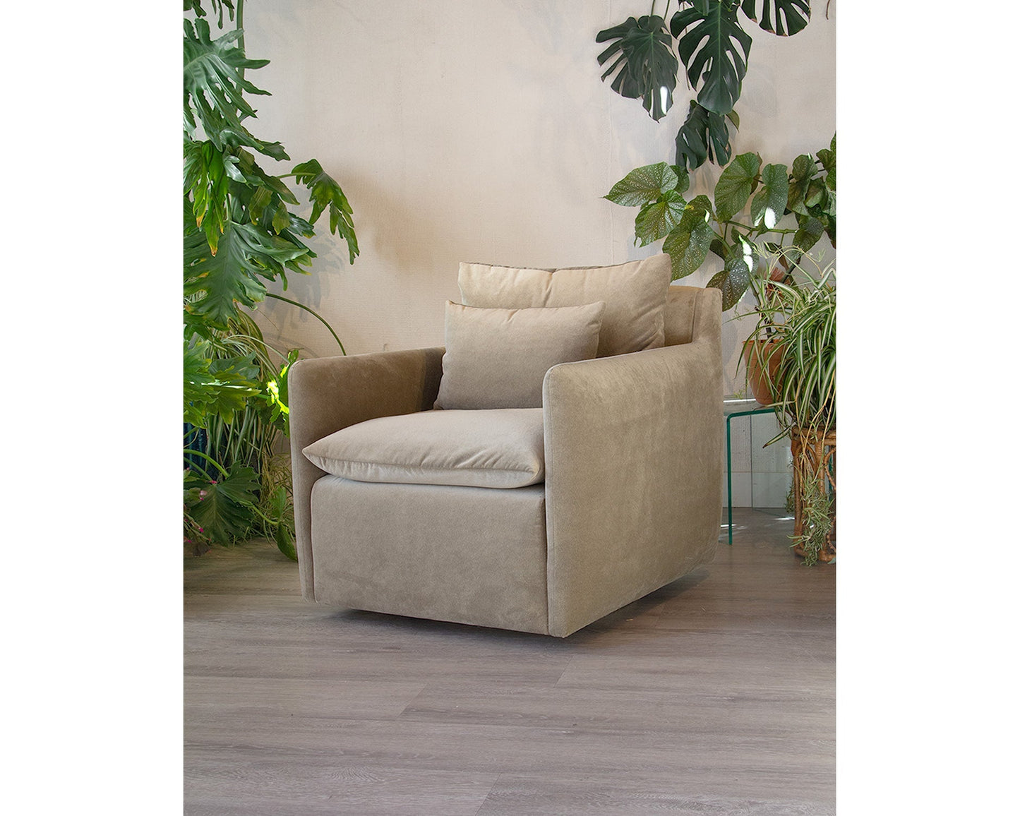 Saramony Swivel Chair - Chair